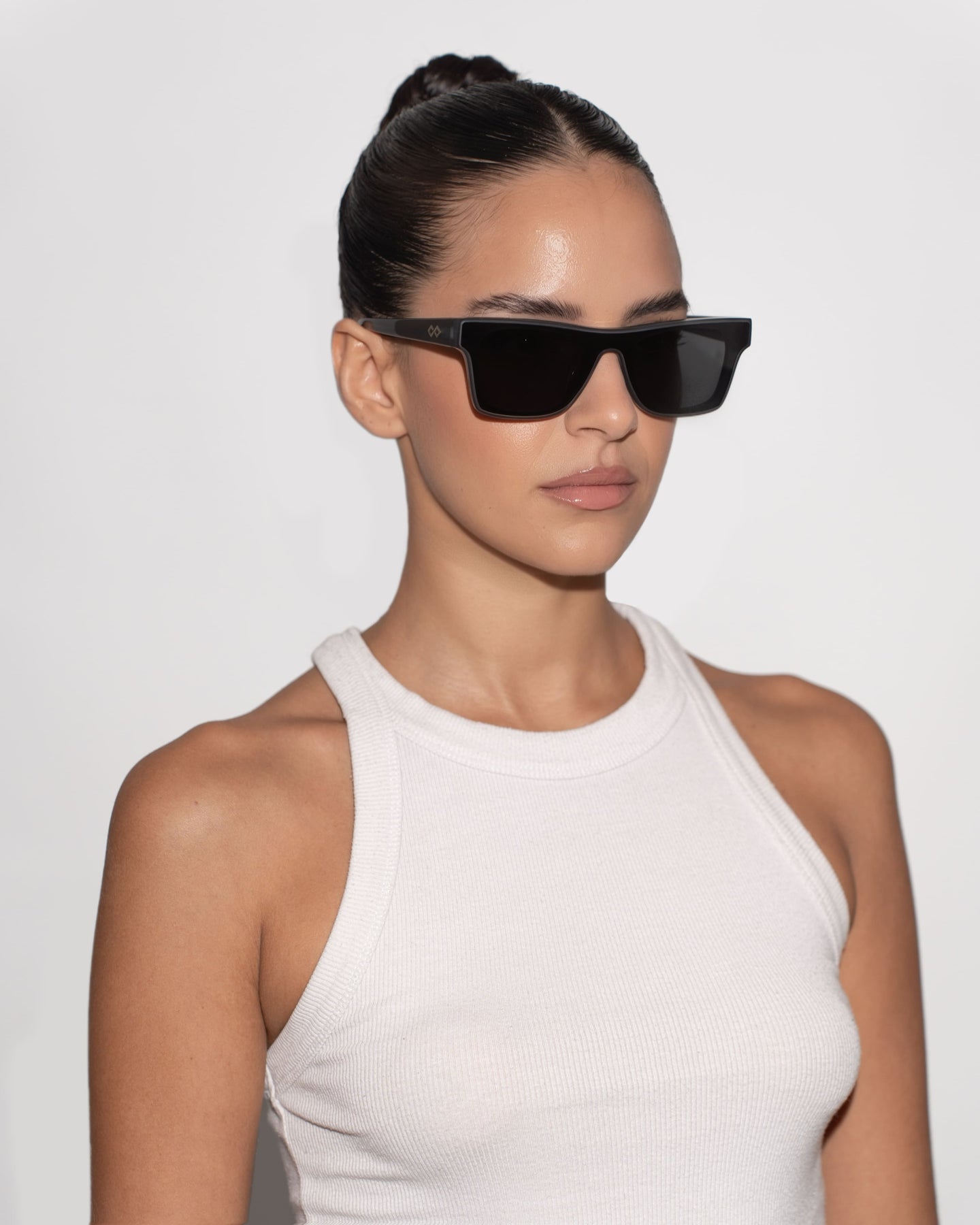 Shop Harlow Sunglasses in Grey Colour – Available Online in USA, UK, Canada & United Arab Emirates